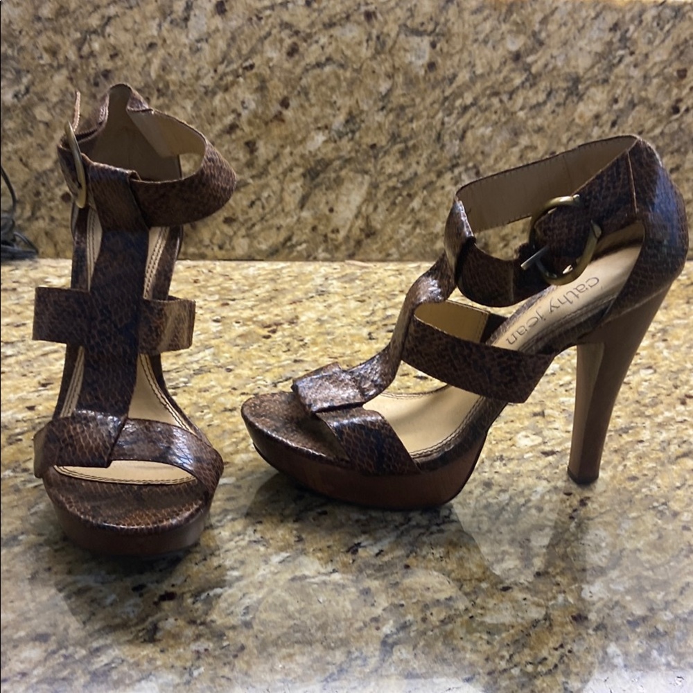 Gladiator  Dark Brown Platform Heels Snake Skin leather gently worn 1-2 times